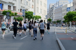Young people running 1